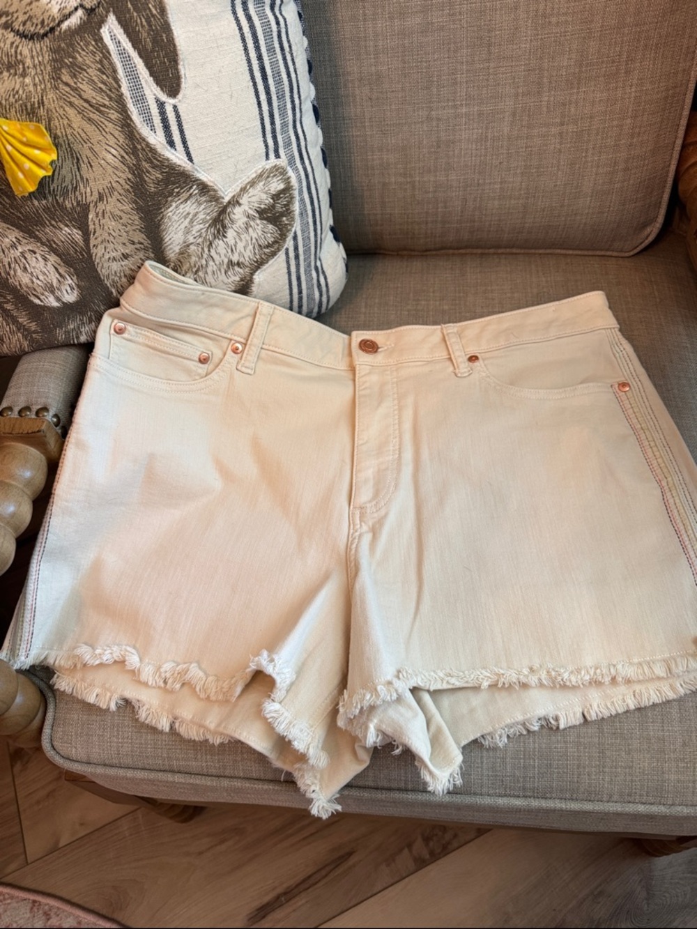Lauren Conrad cream shorts